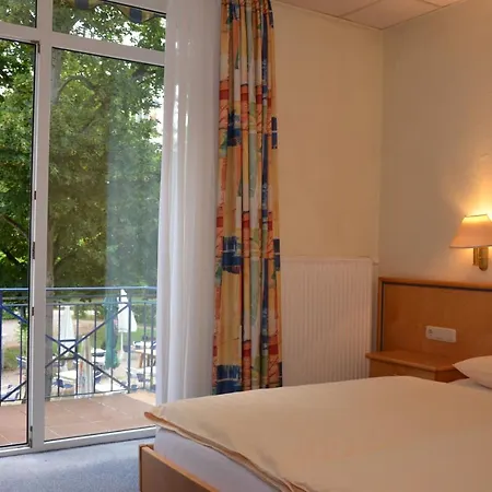 Kurparkhotel Kleinod 4* バート・キッシンゲン